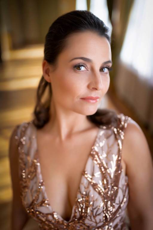 Fejes Krisztina zongoraművész a pesti vigadóban 